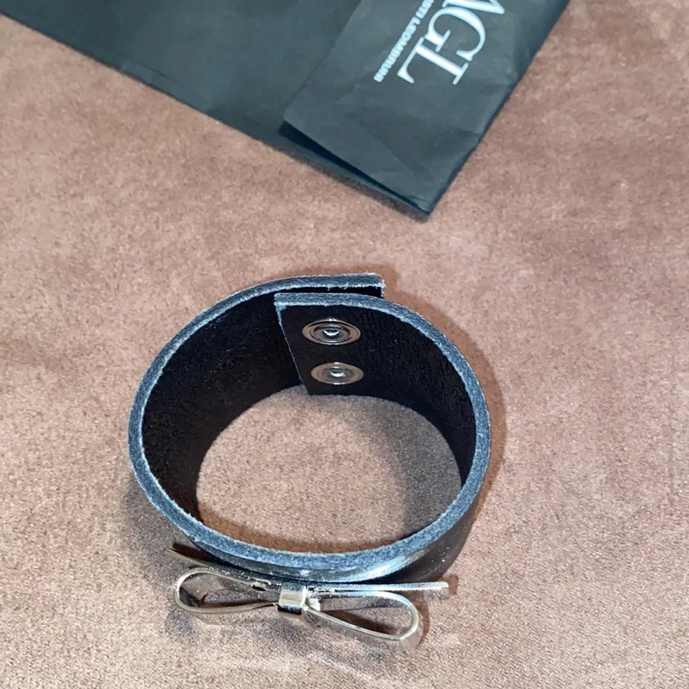AGL Leather Bracelet with metal bow - Picture 12 of 17